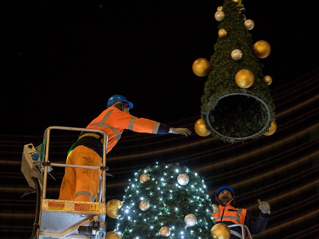 The Great Tree in Piazza Gae Aulenti